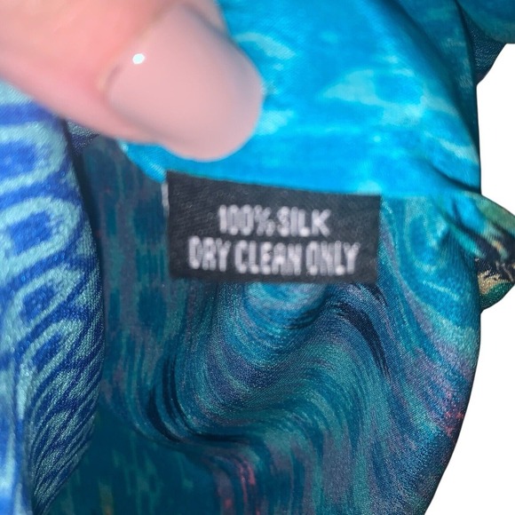 Tolani Top Blouse V-neck Long Sleeve 100% Silk XS Turquoise Abstract NWT New - Picture 6 of 6
